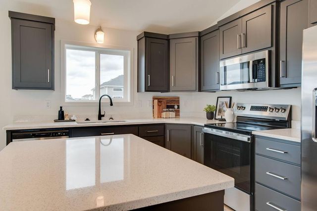 3843 19th Street S, Moorhead, MN 56560