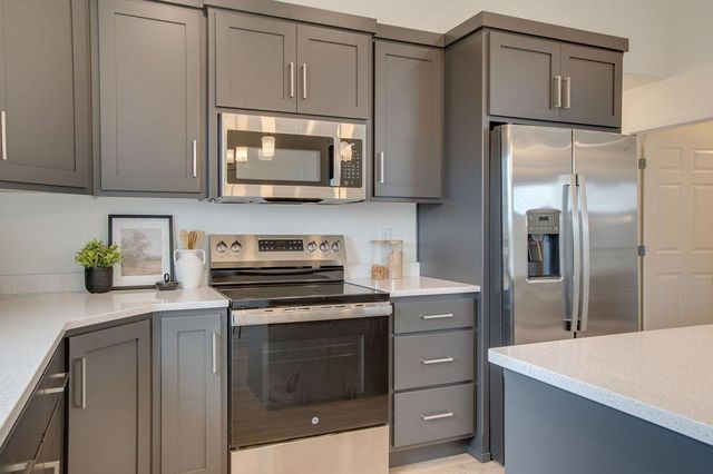 3843 19th Street S, Moorhead, MN 56560