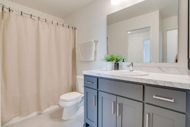 3843 19th Street S, Moorhead, MN 56560