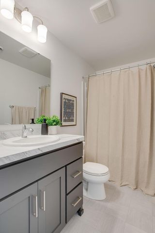 3843 19th Street S, Moorhead, MN 56560