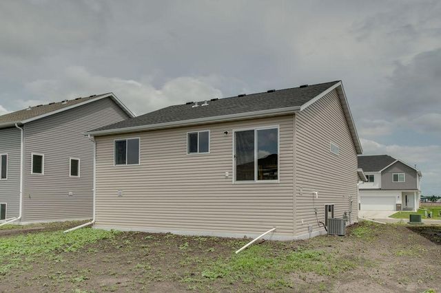 3843 19th Street S, Moorhead, MN 56560