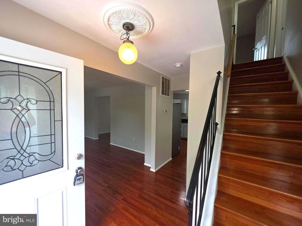 Image 3 of property listing at 17234 BROOKMEADOW LN, Upper Marlboro, MD 20772