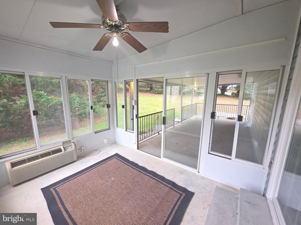 Image 38 of property listing at 17234 BROOKMEADOW LN, Upper Marlboro, MD 20772