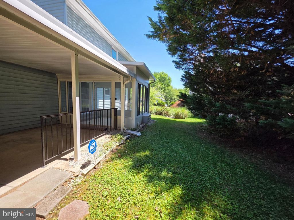 Image 39 of property listing at 17234 BROOKMEADOW LN, Upper Marlboro, MD 20772