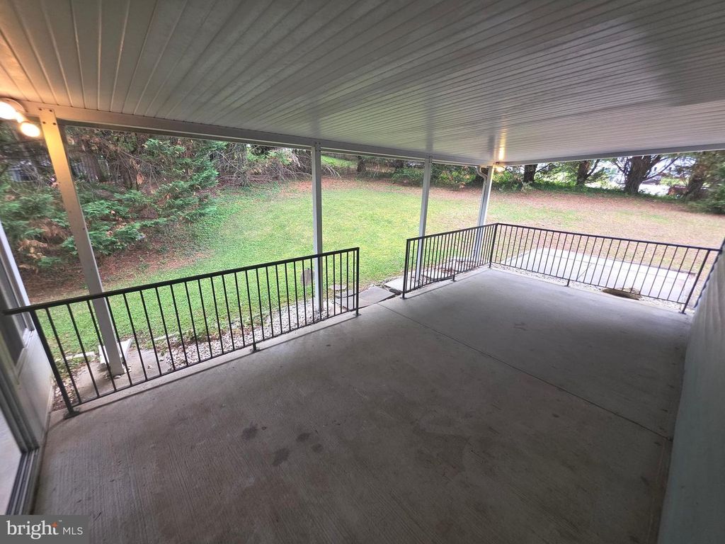 Image 43 of property listing at 17234 BROOKMEADOW LN, Upper Marlboro, MD 20772