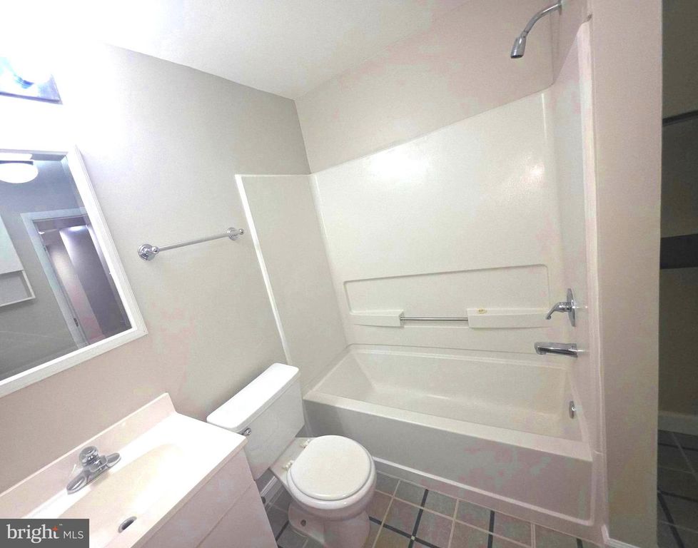 Image 47 of property listing at 17234 BROOKMEADOW LN, Upper Marlboro, MD 20772