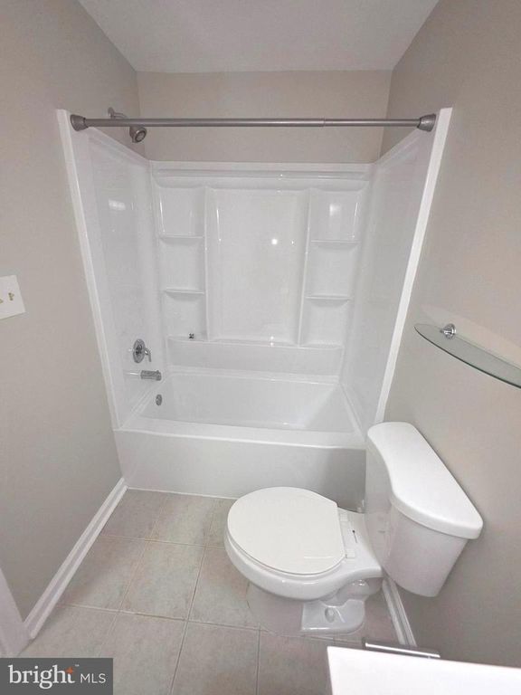 Image 5 of property listing at 17234 BROOKMEADOW LN, Upper Marlboro, MD 20772