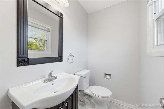 1909 Forrest Boulevard, St. Charles, IL 60174