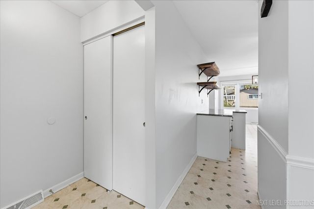 1909 Forrest Boulevard, St. Charles, IL 60174