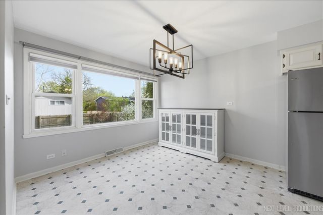 1909 Forrest Boulevard, St. Charles, IL 60174