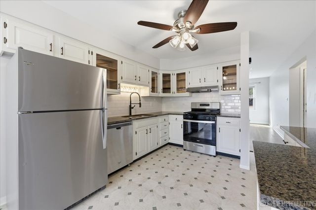 1909 Forrest Boulevard, St. Charles, IL 60174