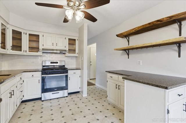 1909 Forrest Boulevard, St. Charles, IL 60174