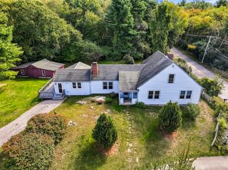 15 North St, Upton, MA 01568