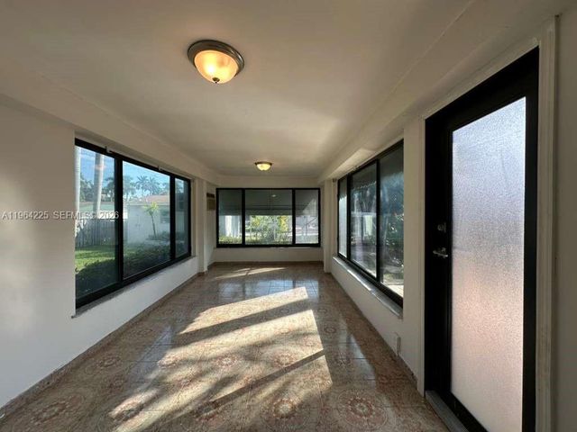 926 Polk St, Hollywood, FL 33019