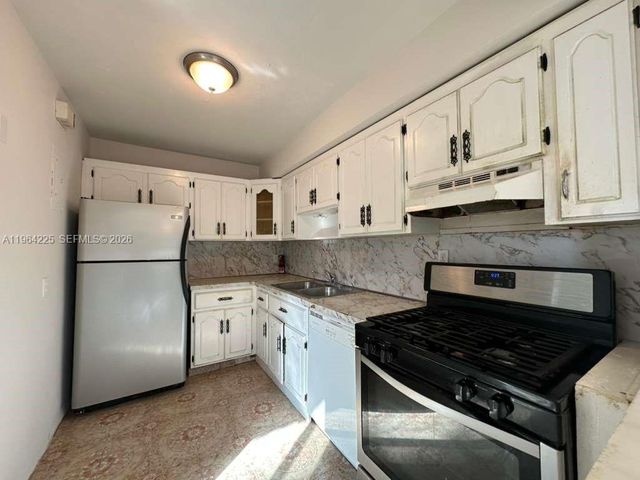 926 Polk St, Hollywood, FL 33019