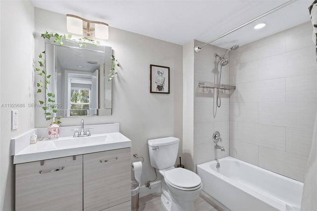 2160 SW 16th Ave 120, Miami, FL 33145