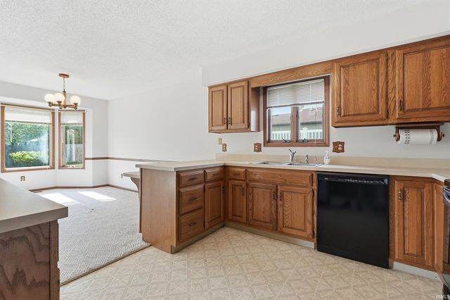 2921 Settlement Creek Run, Fort Wayne, IN 46804