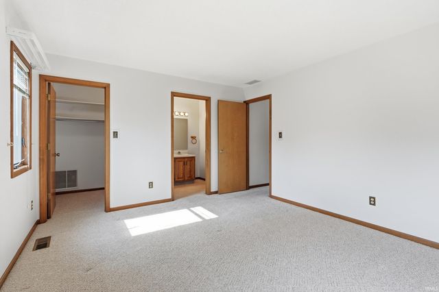 2921 Settlement Creek Run, Fort Wayne, IN 46804