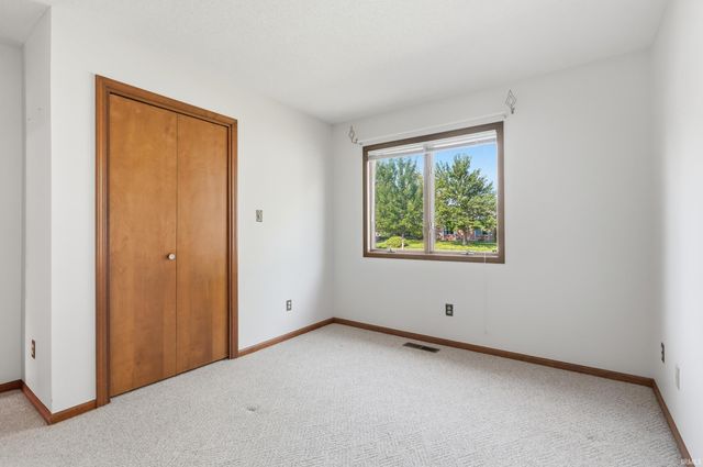 2921 Settlement Creek Run, Fort Wayne, IN 46804