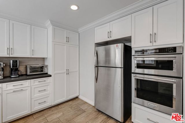 5215 White Oak Avenue 2, Los Angeles, CA 91316