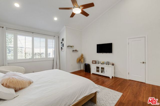 5215 White Oak Avenue 2, Los Angeles, CA 91316
