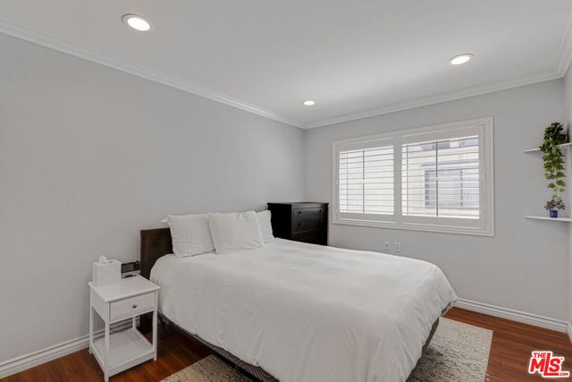 5215 White Oak Avenue 2, Los Angeles, CA 91316