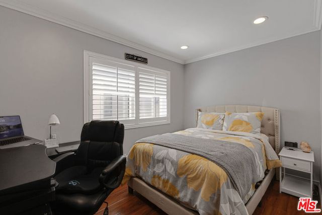 5215 White Oak Avenue 2, Los Angeles, CA 91316