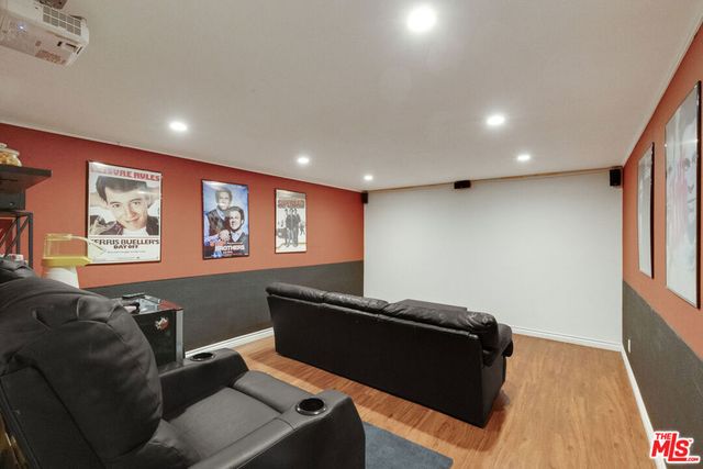 5215 White Oak Avenue 2, Los Angeles, CA 91316