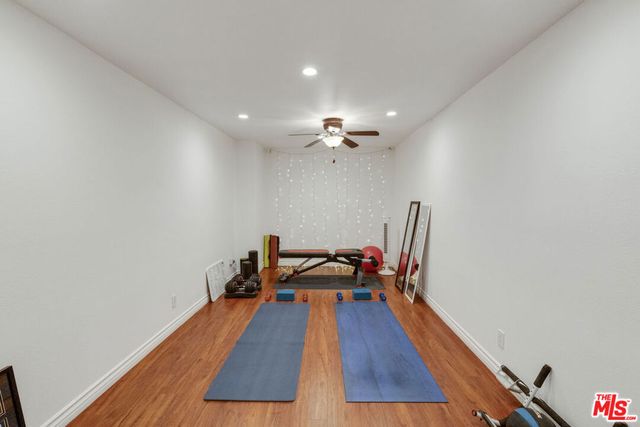5215 White Oak Avenue 2, Los Angeles, CA 91316
