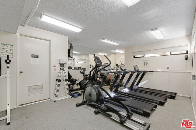 5215 White Oak Avenue 2, Los Angeles, CA 91316