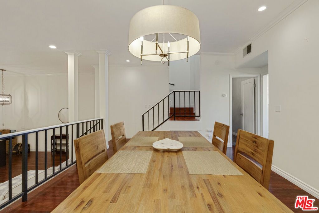 5215 White Oak Avenue 2, Los Angeles, CA 91316
