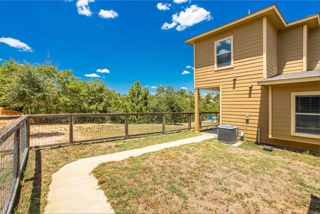134 Honopu DR, Bastrop, TX 78602