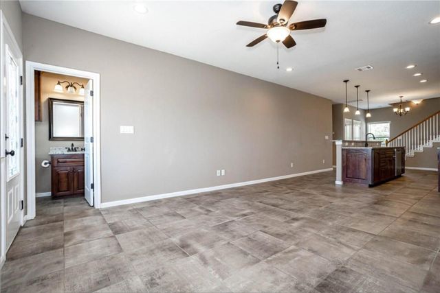 134 Honopu DR, Bastrop, TX 78602