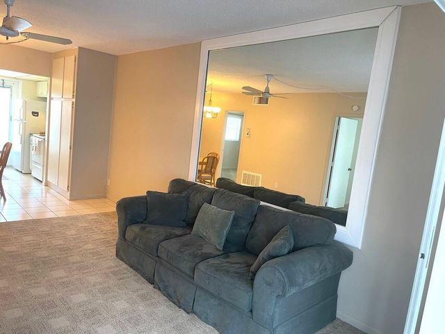 1117 Lake Terrace F-210, Boynton Beach, FL 33426