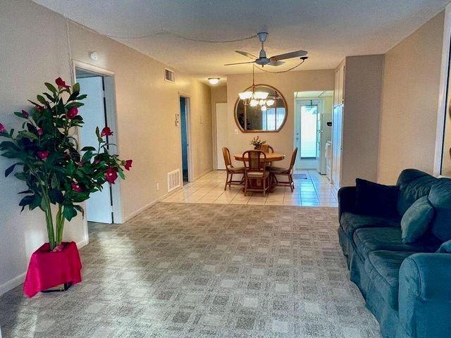 1117 Lake Terrace F-210, Boynton Beach, FL 33426