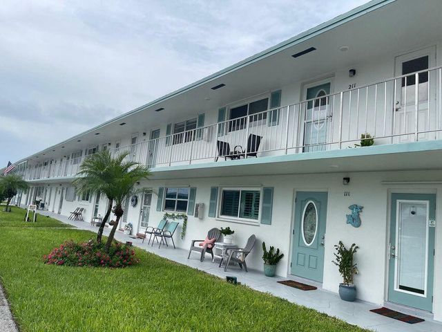 1117 Lake Terrace F-210, Boynton Beach, FL 33426