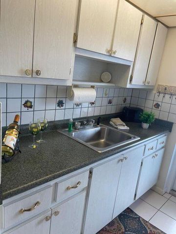 1117 Lake Terrace F-210, Boynton Beach, FL 33426