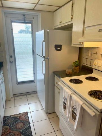 1117 Lake Terrace F-210, Boynton Beach, FL 33426