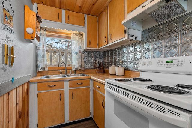 1713 BURNS AVENUE, Green Bay, WI 54303