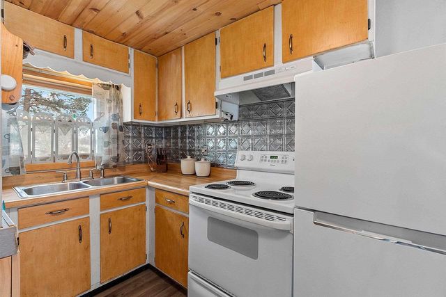 1713 BURNS AVENUE, Green Bay, WI 54303