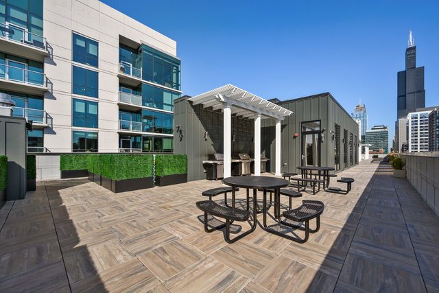 812 W Adams Street 515, Chicago, IL 60607
