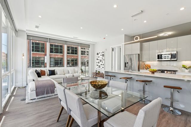 812 W Adams Street 515, Chicago, IL 60607
