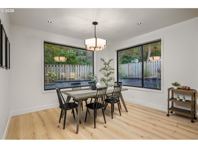5154 Sw Dawn St, Lake Oswego, OR 97035