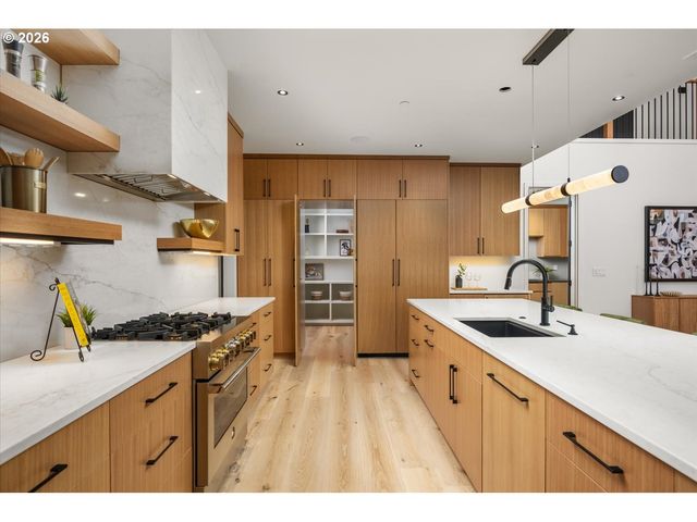5154 Sw Dawn St, Lake Oswego, OR 97035