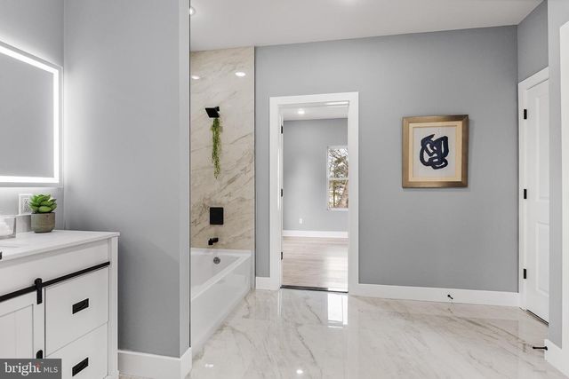 29 CENTER STREET, Moorestown, NJ 08057
