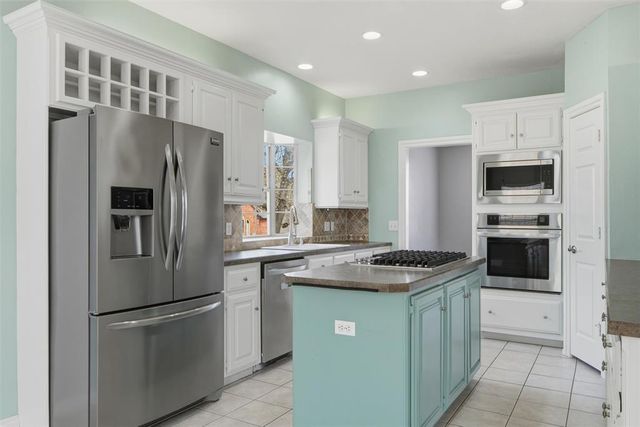 4000 Eaton Place, Edmond, OK 73034