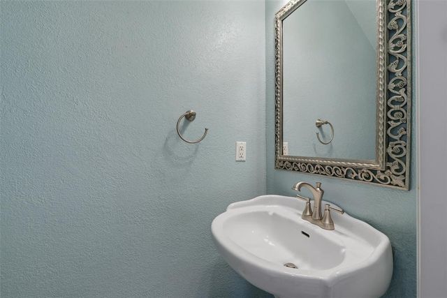 4000 Eaton Place, Edmond, OK 73034