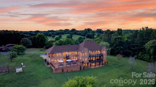 502 Hickory Hollow Road, Inman, SC 29349
