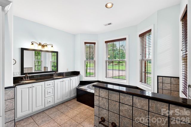 502 Hickory Hollow Road, Inman, SC 29349