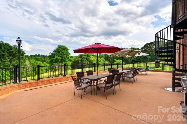 502 Hickory Hollow Road, Inman, SC 29349